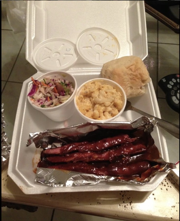 Ribs-N-Ahh-Basket rib plate with mac and cheese, coleslaw, and a roll